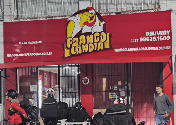 Fachada de uma das franquias da Frangolandia