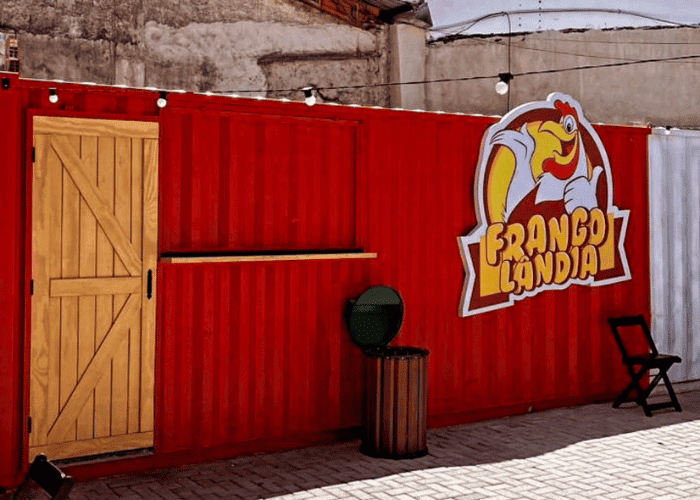 Fachada de uma das franquias da Frangolandia cliente Saipos