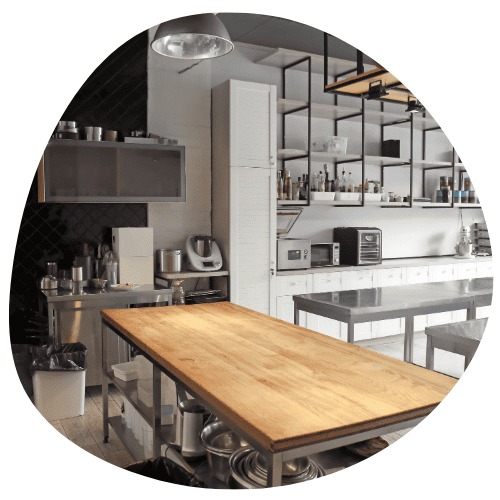 figura redonda com imagem de cozinha de restaurante